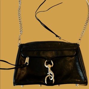 Black CrossBody bag🖤⛓